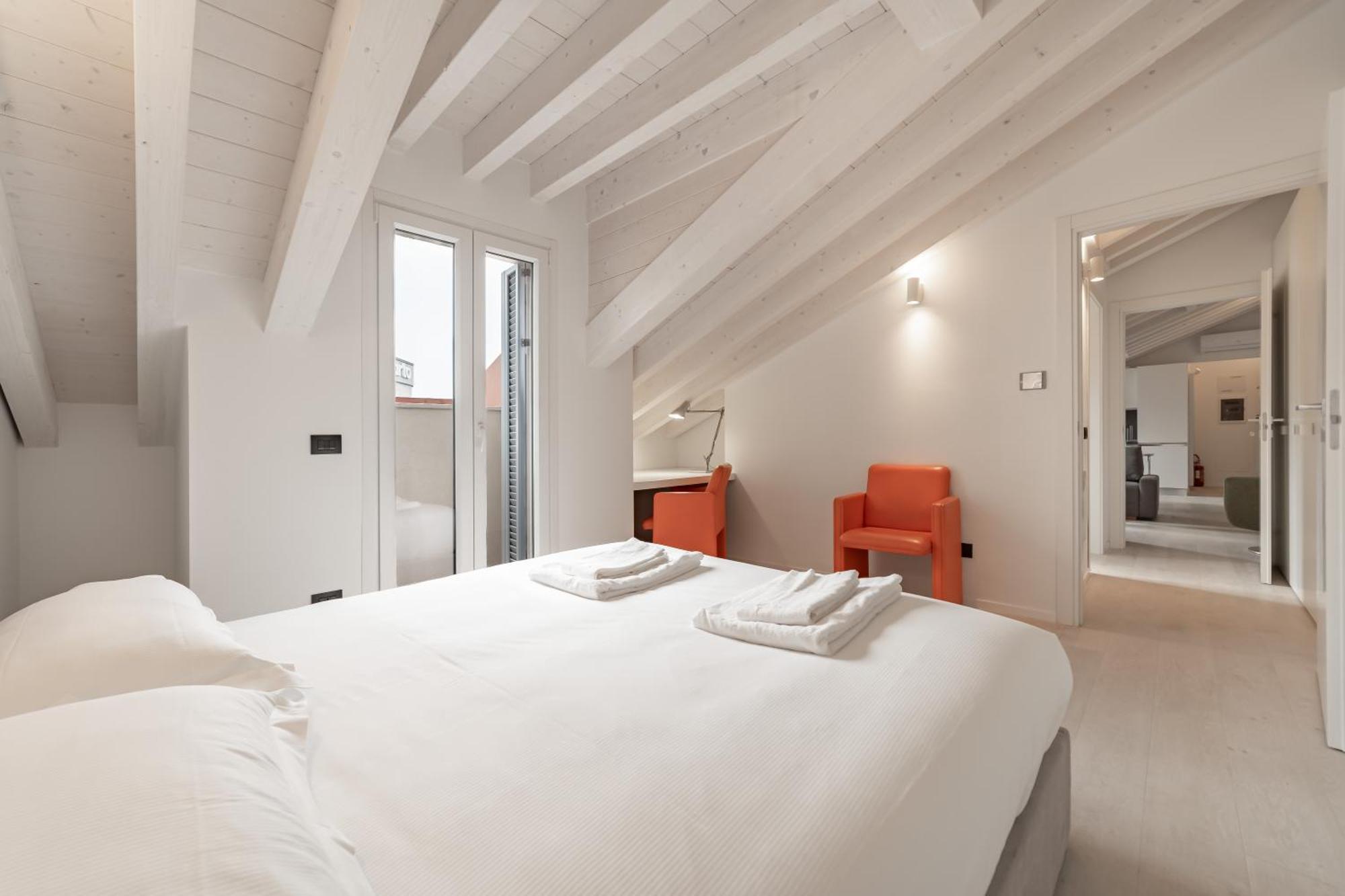 10 Min Walk From Prada, Bocconi And Metro Milan
